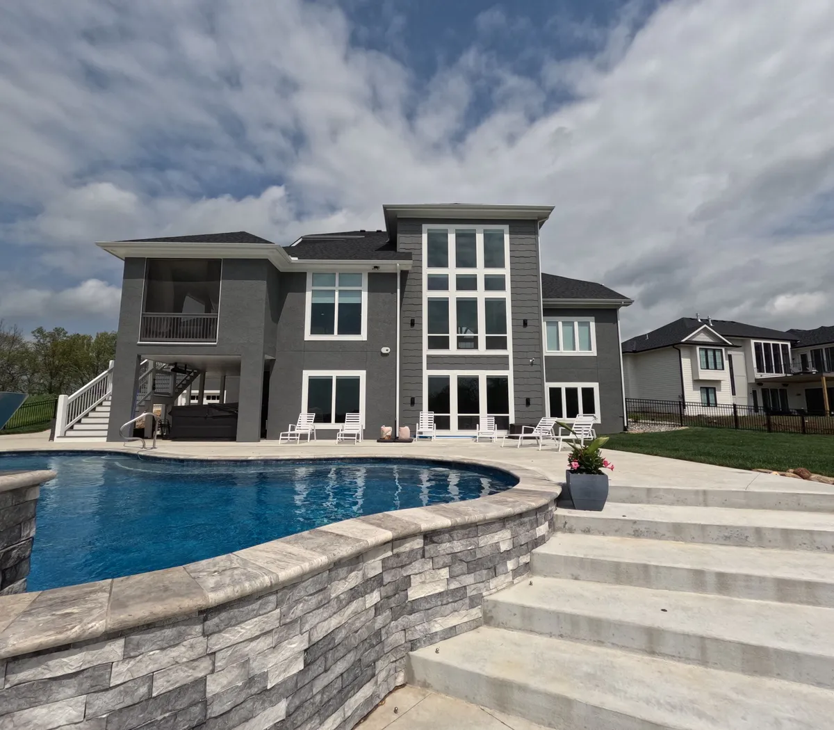 Large residential property in the east Kansas City metro for exterior cleaning and maintenance
